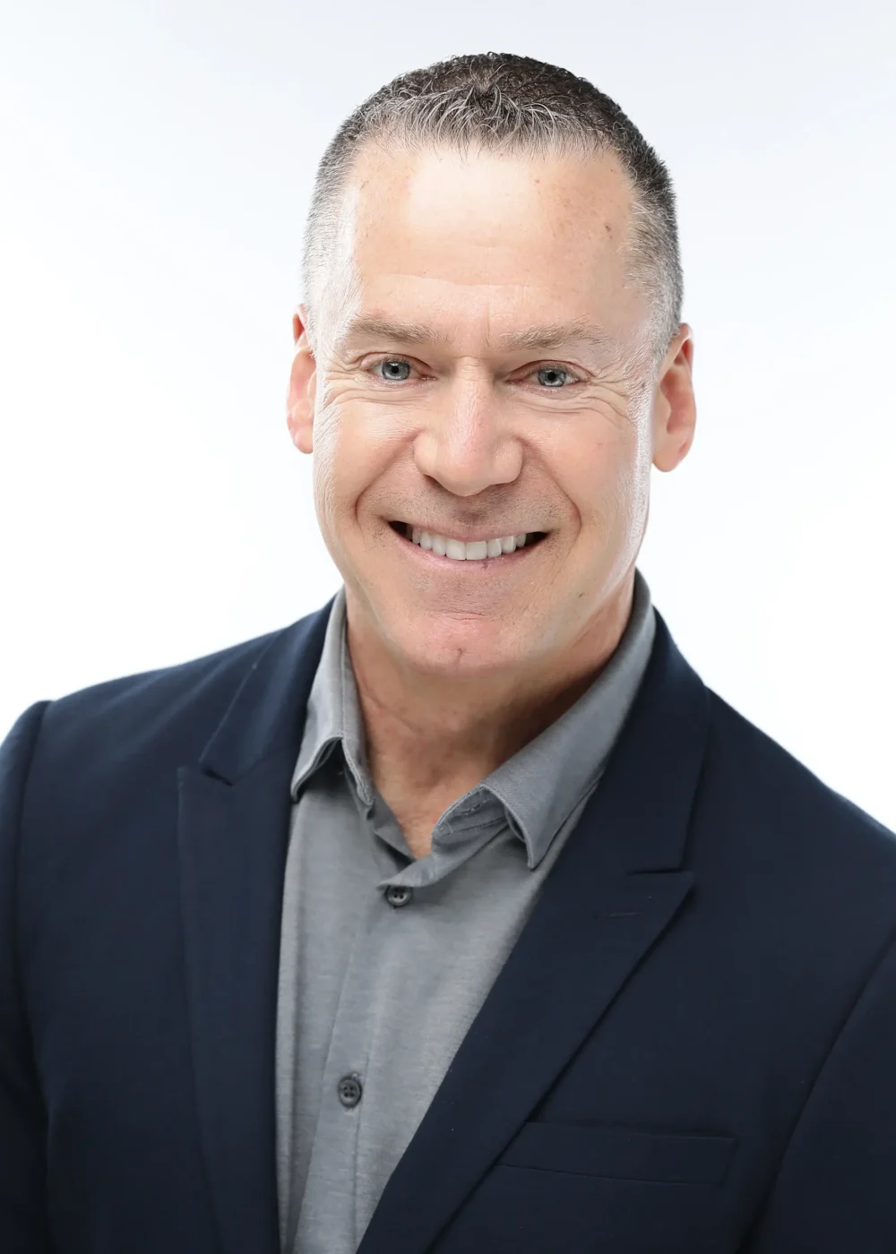 clean-background-headshot-irvine-ca